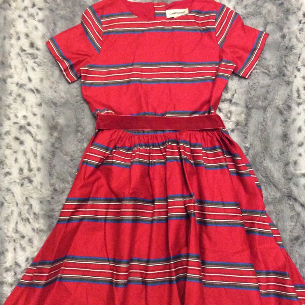 Girls pretty Lands End striped 👗!